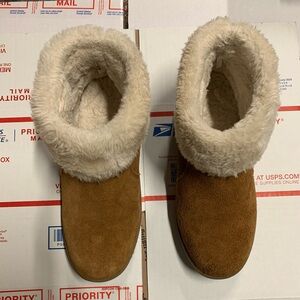 Minnetonka Southtown Suede Water Resistant Ankle Boots